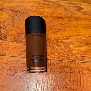 MAC Studio Fix Fluid Foundation
